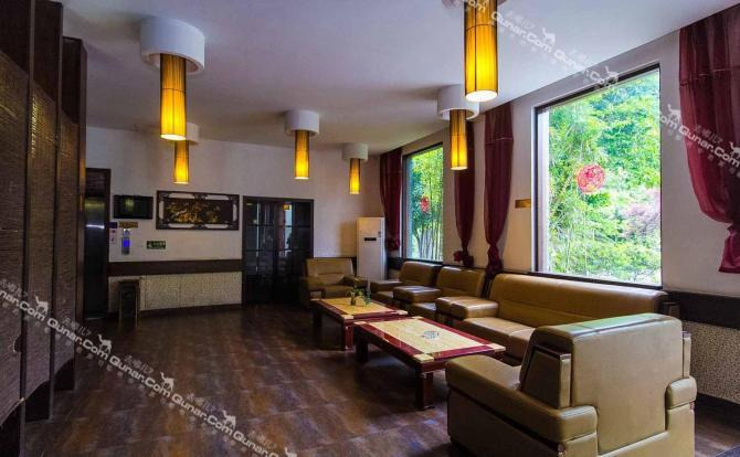 杭州 桐庐县 杭州桐庐莱约酒店 桐庐莱约酒店是一家集旅游,休闲,会所