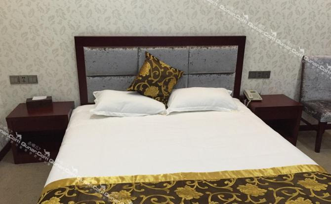 【市三中路】明光徽商假日酒店