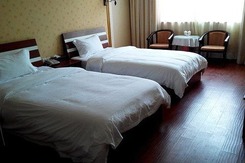 长汀新海天大酒店(豪华电脑双人房)