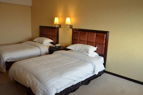 【漠江路】阳江雨田酒店