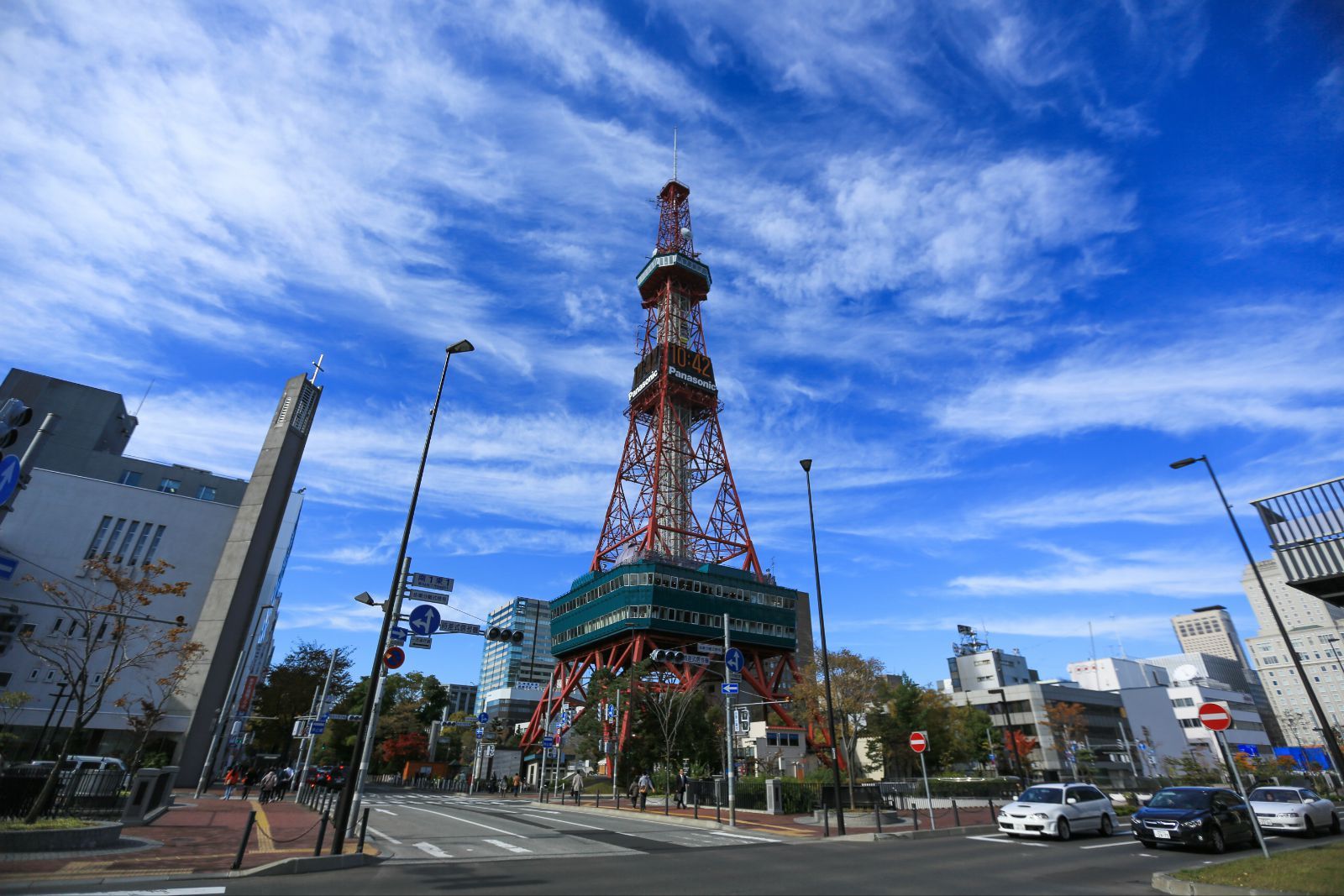 札幌是个国际知名的观光城市,著名的观光点北海道大学,札幌电视塔