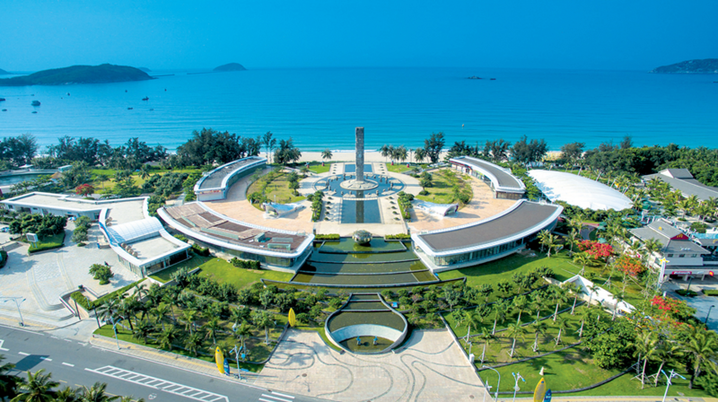 三亚亚龙湾爱立方滨海乐园