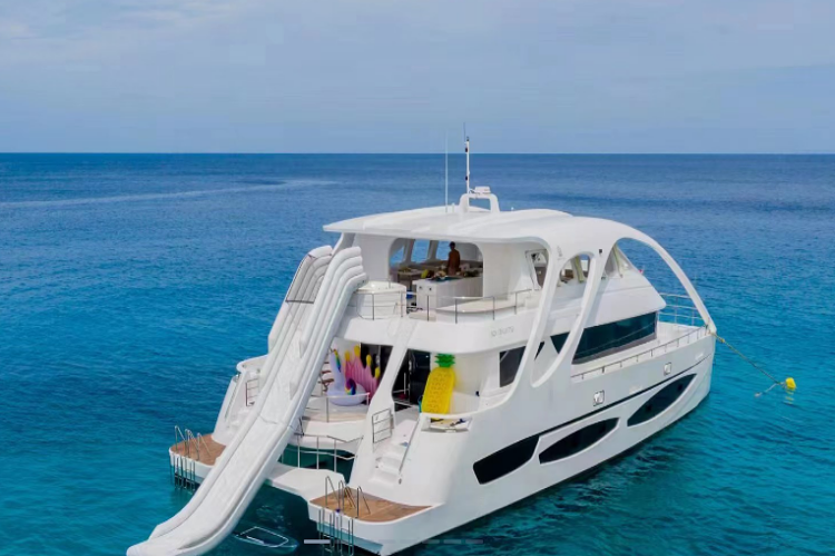 【vip豪华1日游】泰国普吉岛·天境号/白月光号/小黑珍珠号游艇一日游