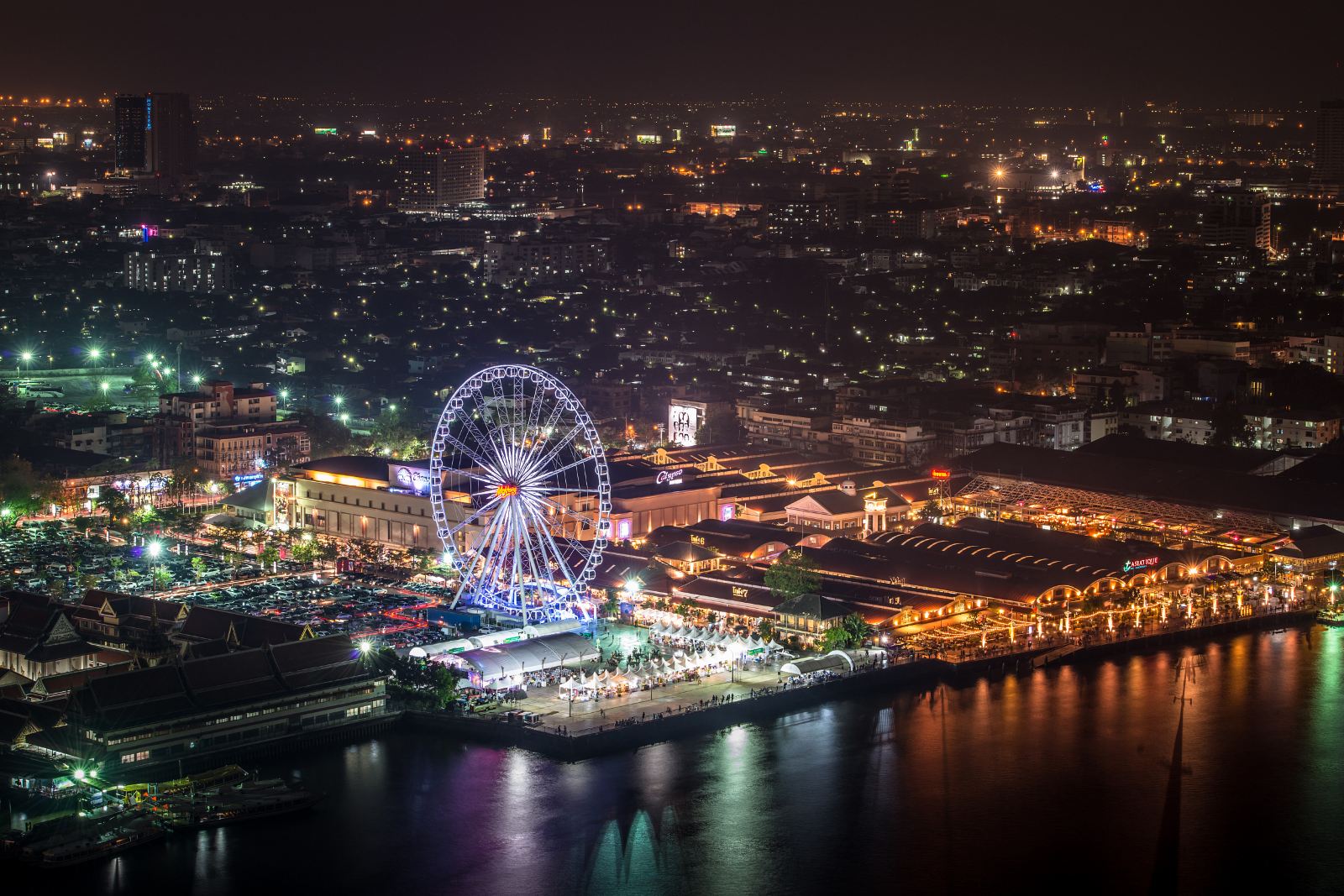 曼谷夜市摩天轮