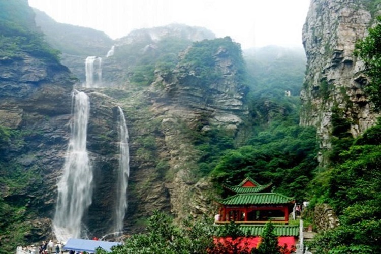 三叠泉无购物地址:江西省九江市庐山三叠泉8909:30自费
