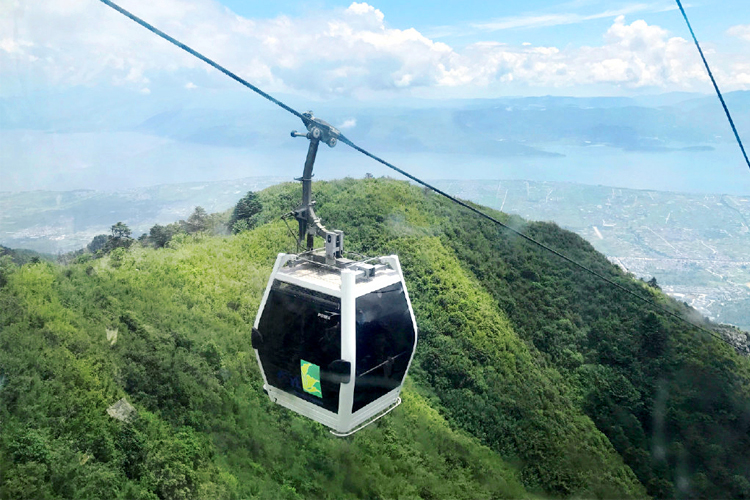 大理苍山喜洲花语牧场崇圣寺三塔大理古城一日游28人小团索道骑行